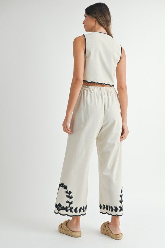 Set pantalón y crop bordado