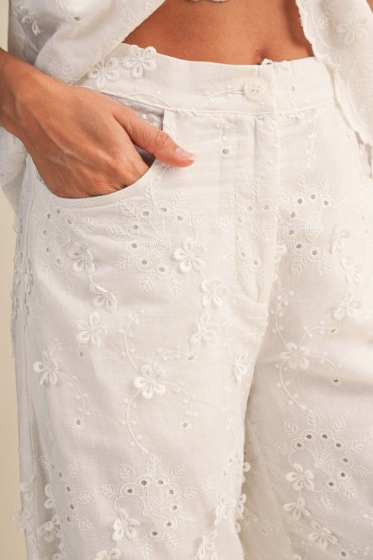 Set pantalón y chaleco bordado