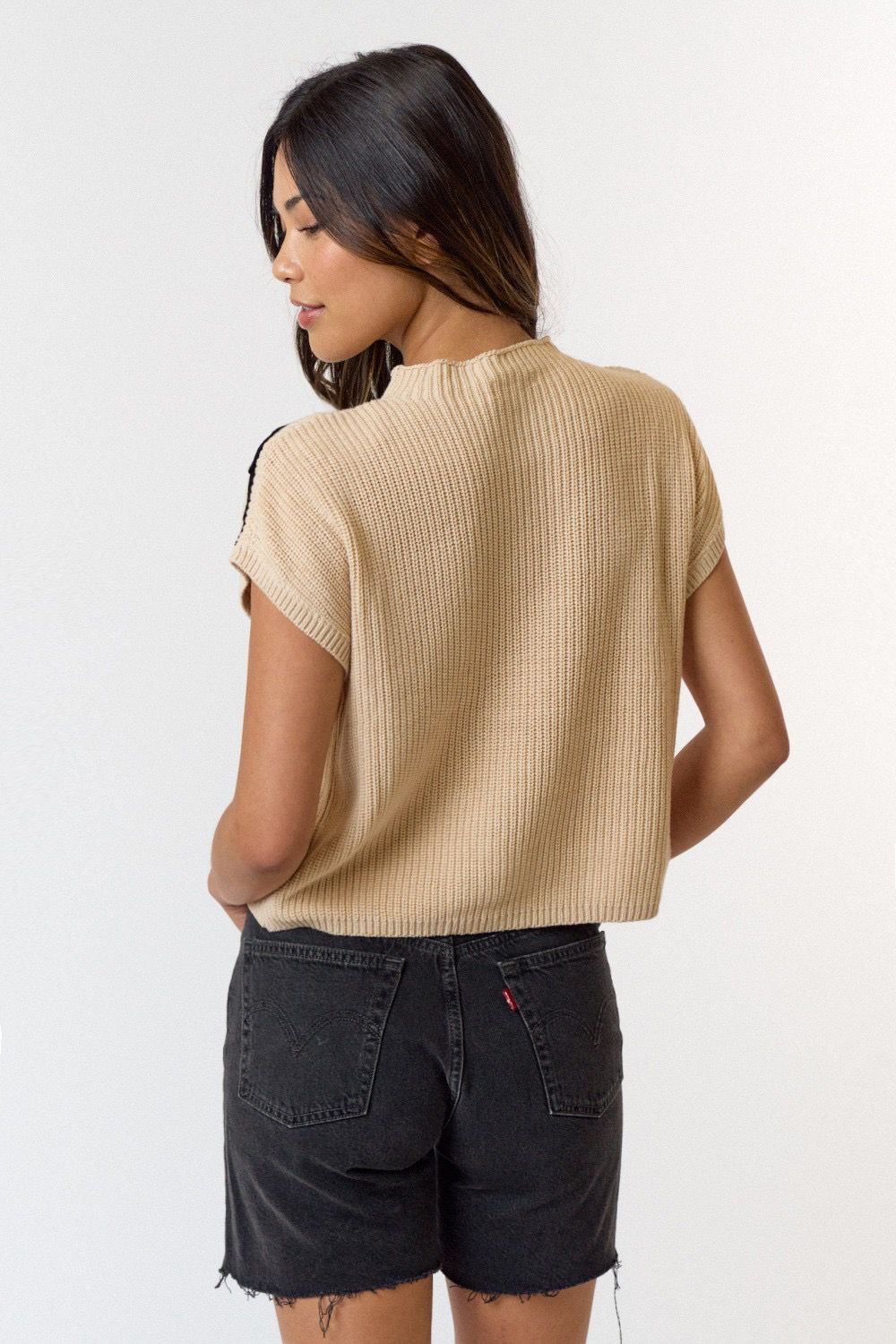 Top tejido beige corazón